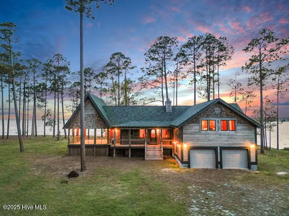 885 Waterview Drive, New Bern, NC 28560