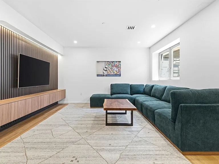 9 Algonquin Rd #2 — Photo 26