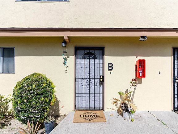 5th image of 12422 Clearglen Ave