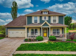 17900 Sunset Dr, Weston, MO 64098