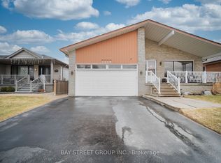 1520 Brentano Blvd, Mississauga, ON L4X1A4
