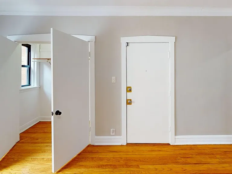 4850 W North Ave — Photo 22
