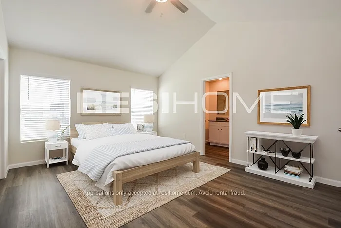 5270 Inglewood Dr — Photo 6