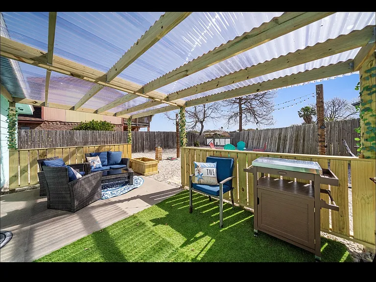 813 Oriole St — Photo 30