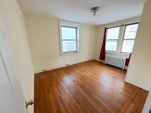 3517 146th St APT 5B, Flushing, NY 11354