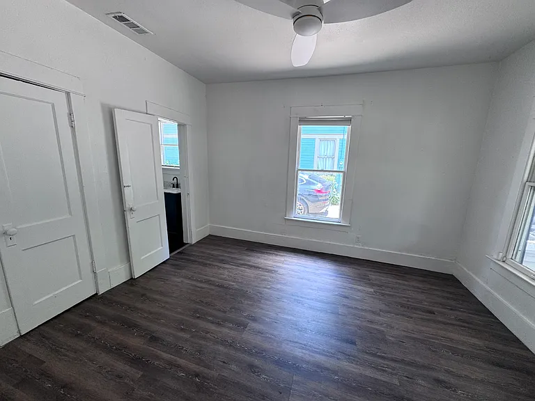 5619 Victor St — Photo 6