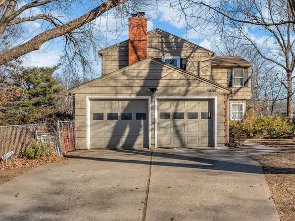 1636 SW Pembroke Ln, Topeka, KS 66604