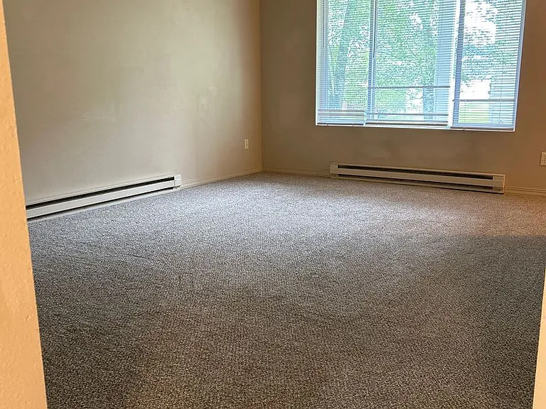 1620 Stiel Complex — Photo 5