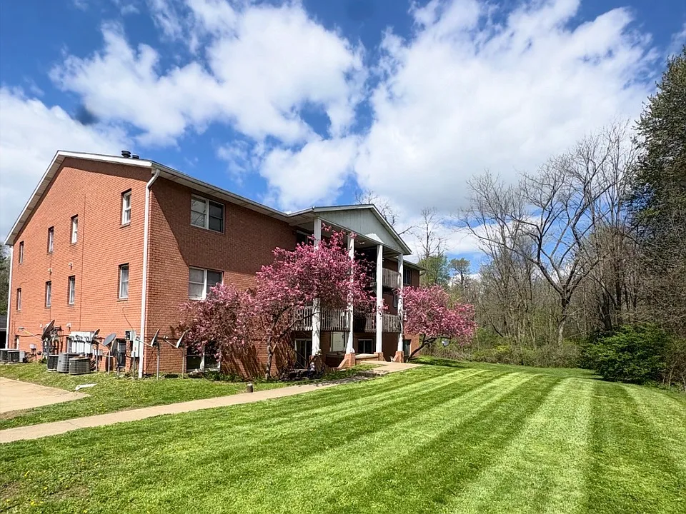 8695 Rosewood Ave NW #11