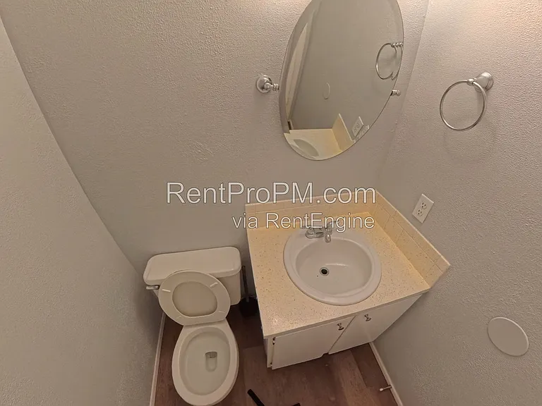 2354 10th St SW #1 — Photo 11