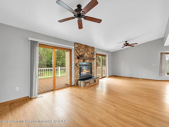 3rd image of 2454 Orpington Dr