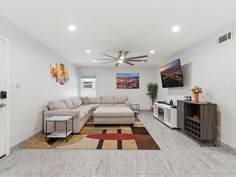 4950 N Miller Rd #100 — Photo 4