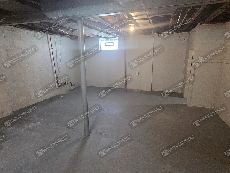 8460 Timken Ave — Photo 25