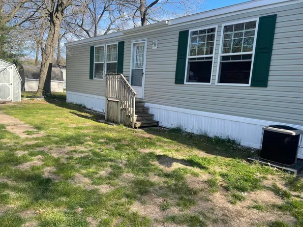 570 Sunshine Ln, Muskegon, MI 49442