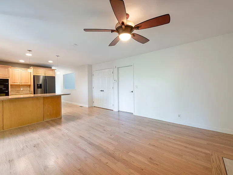 1362 S Embassy Way — Photo 3