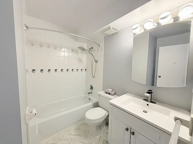 737 Deveron Cres #208 — Photo 8