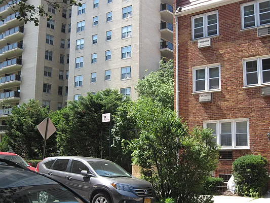 Rented by 18 REALTY | media 37