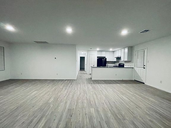 2nd image of 434 De Herrera