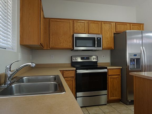 4th image of 3763 E Chickadee Rd