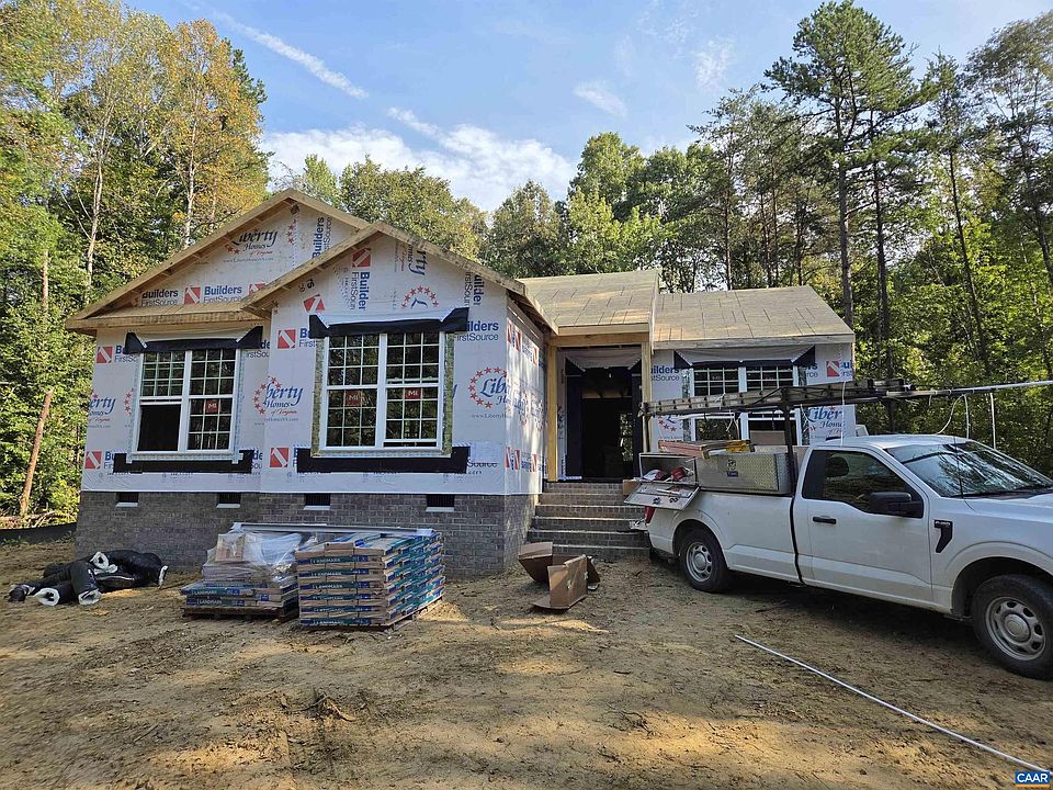 1st image of 520 Dixie Holw