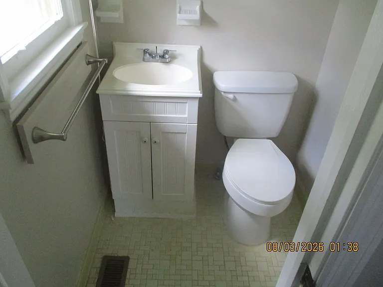 1925 W Whitney Ave — Photo 8