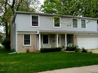 2207 Heights Ave, Lansing, MI 48912