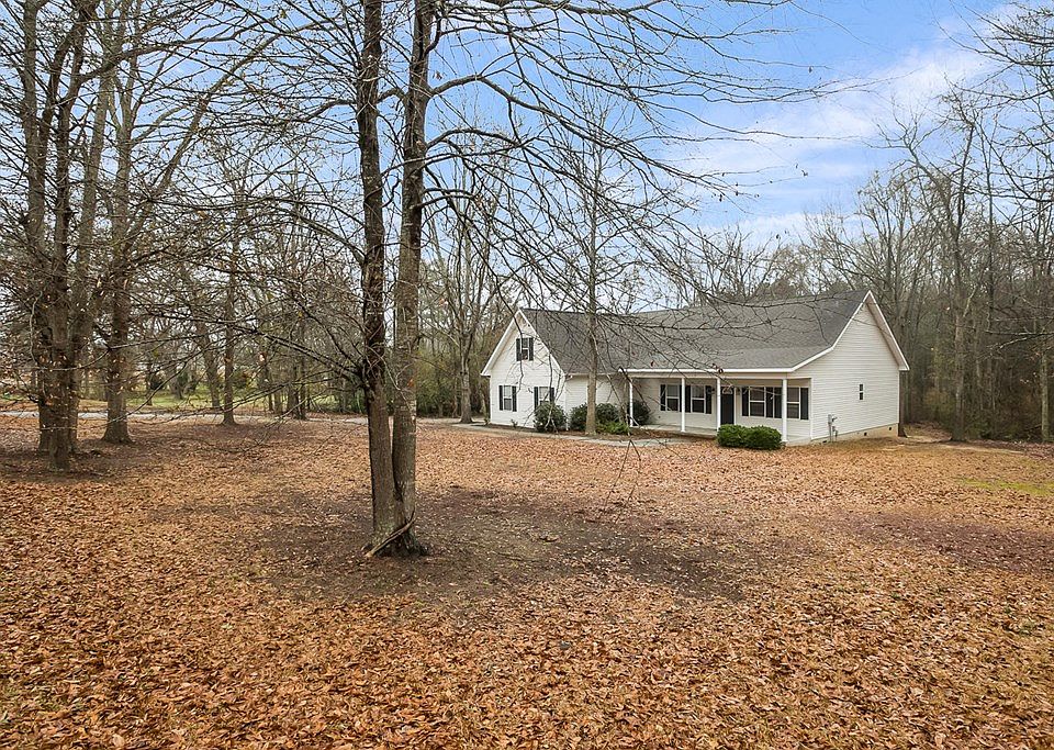 2nd image of 120 Stratford Ln