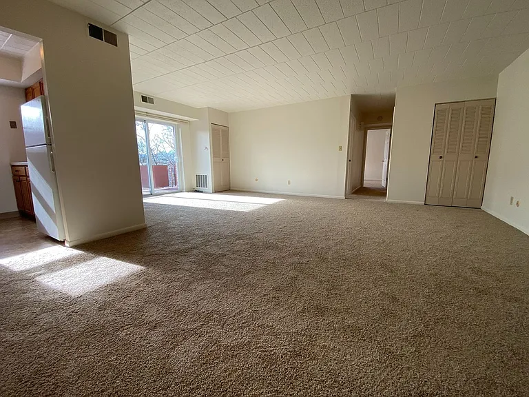 360 Maryland Ave — Photo 11