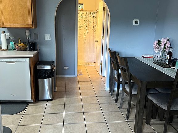 5th image of 3000 N Corrine Dr #A