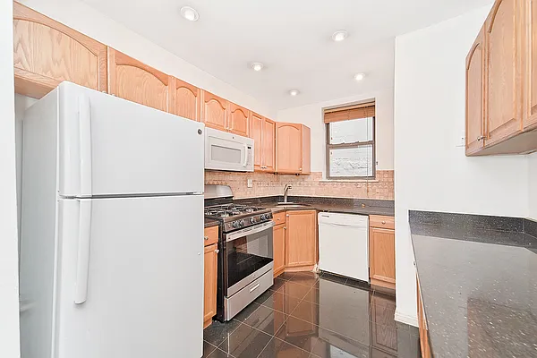 Rented by Living New York | media 36