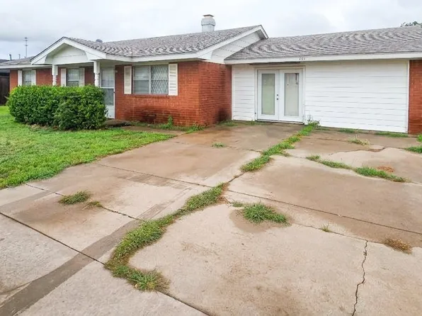 909 S Park St, Hobart, OK 73651