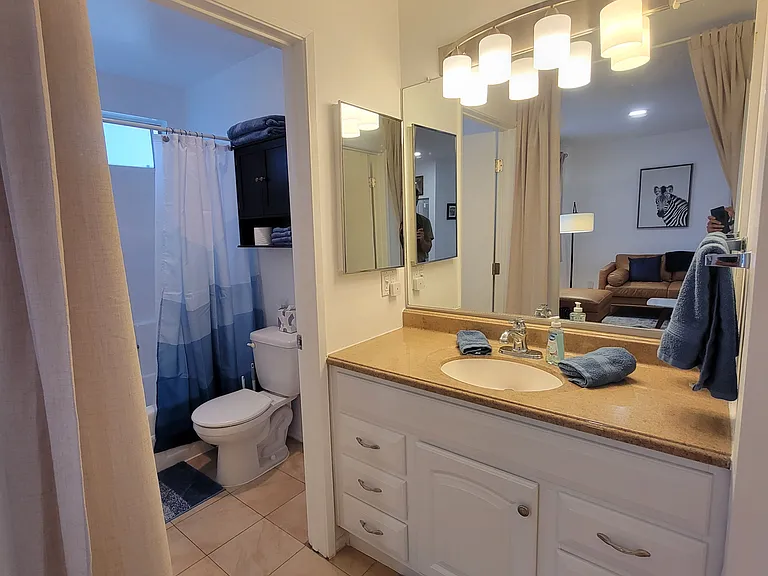 1230 N June St #214 — Photo 28