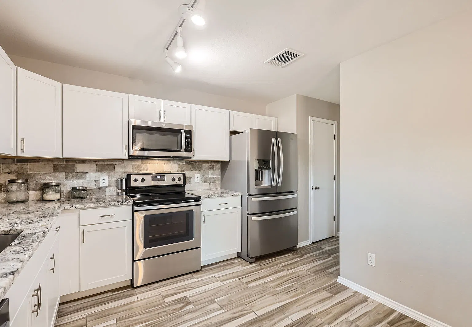 338 Liberty St — Photo 4
