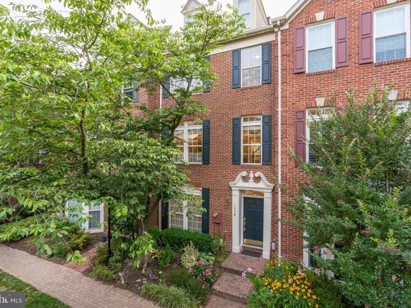 1638 Hunting Creek Dr, Alexandria, VA 22314