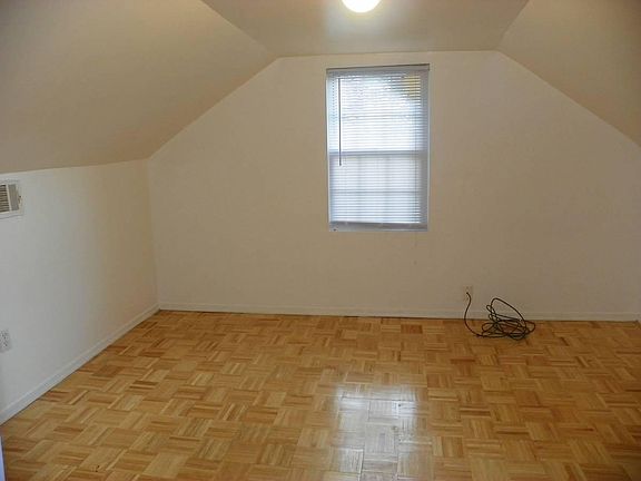 4th image of 311 Frederick Ave