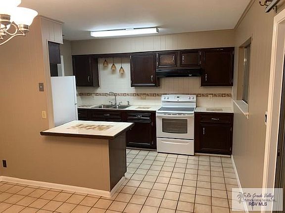 4th image of 423 Fairwind Dr