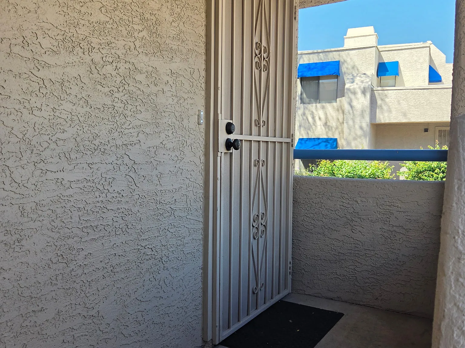 2 bed, 1145 sqft, $1,950 — Photo 2