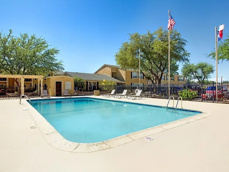 Avalon Springs — Photo 12