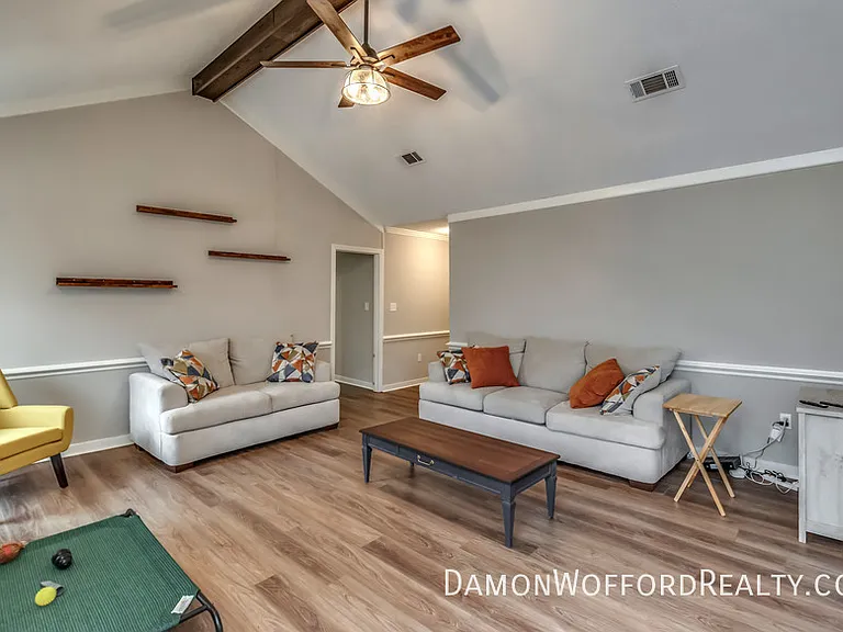 103 Live Oak Ln — Photo 11