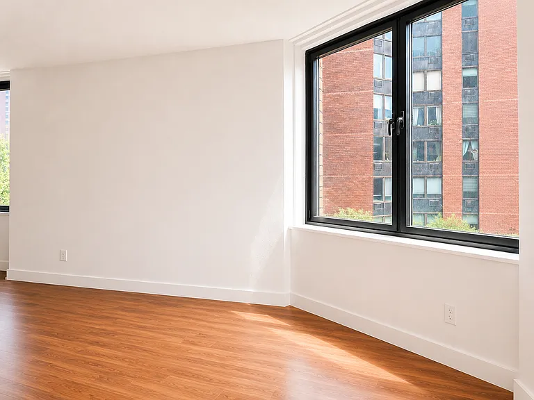 1619 3rd Ave #4C — Photo 4