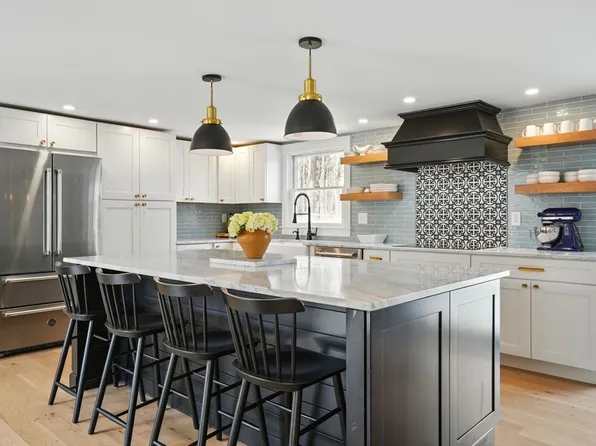 11 Old Oaken Bucket Rd, Norwell, MA 02061