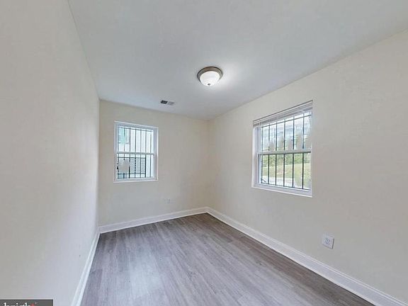 5th image of 4230 6th St SE #3