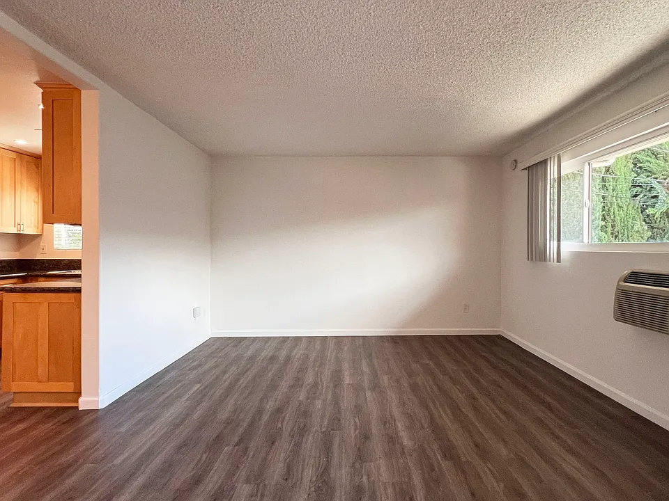 4119 Carol Dr #6