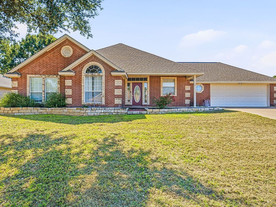 1st image of 1466 Oakwood Dr