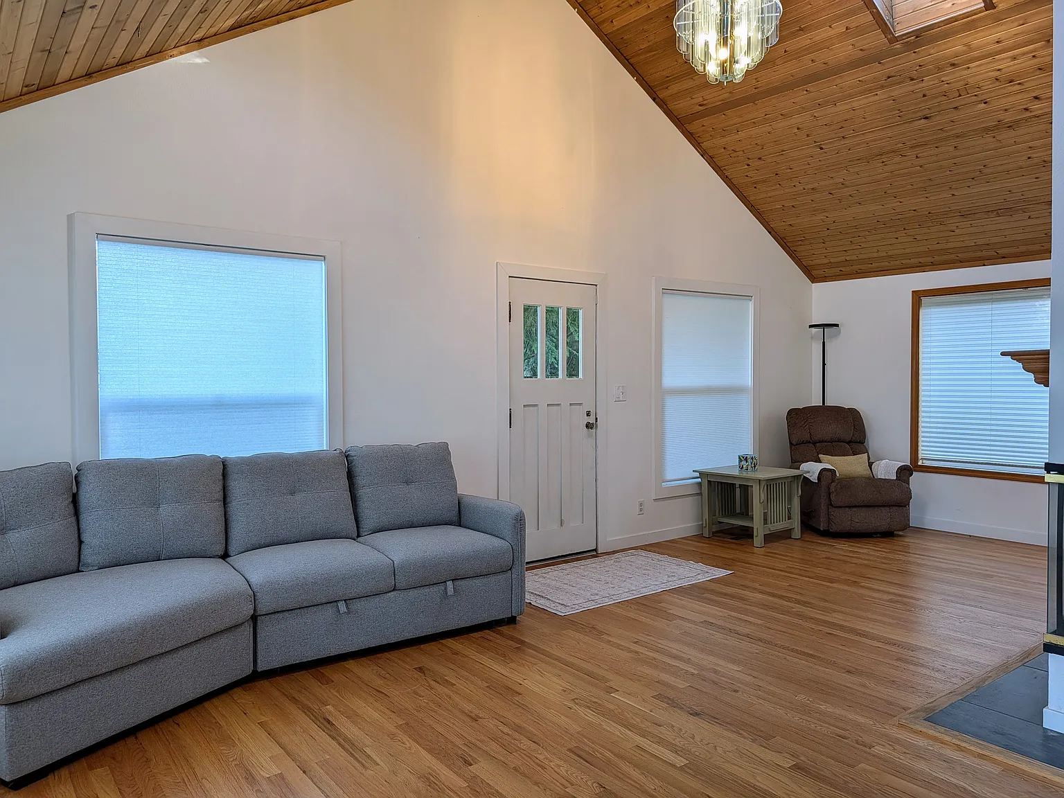 2 bed, 2.5 bath, 2850 sqft, $3,000 — Photo 4