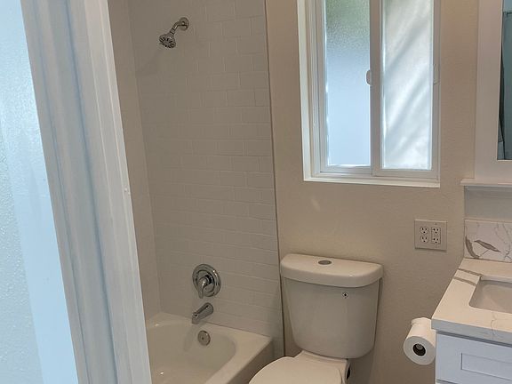 2nd image of 4429 Larchwood Pl