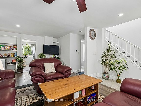 5th image of 28 Machell Ave