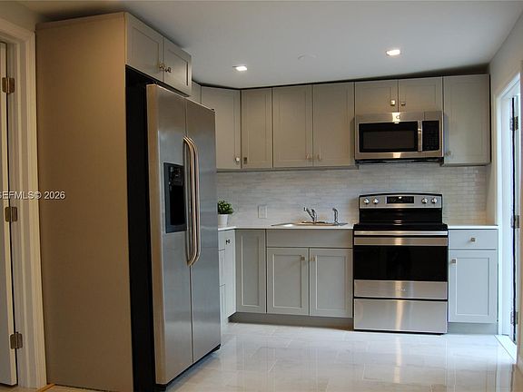 2nd image of 2140 SW 25th St #2140