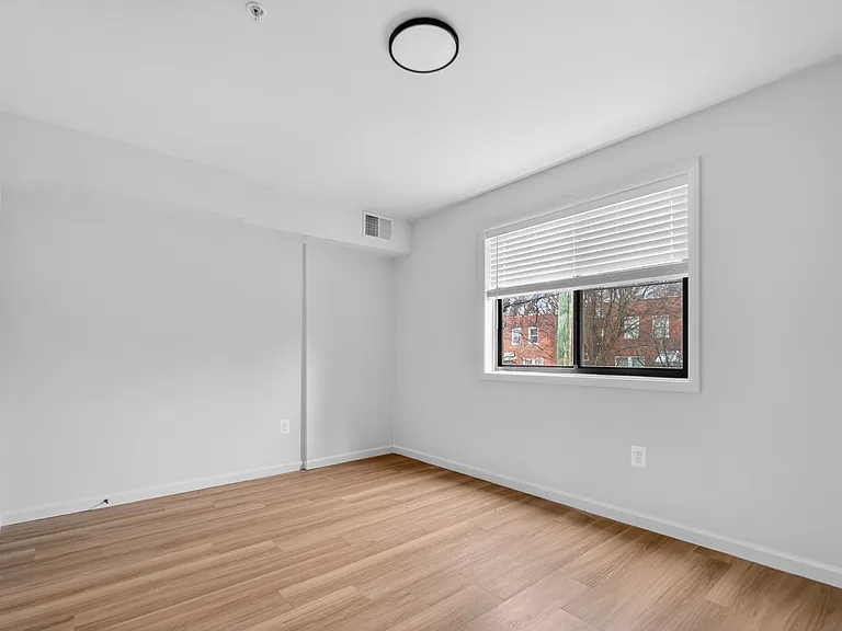 851 Yuma St SE — Photo 10