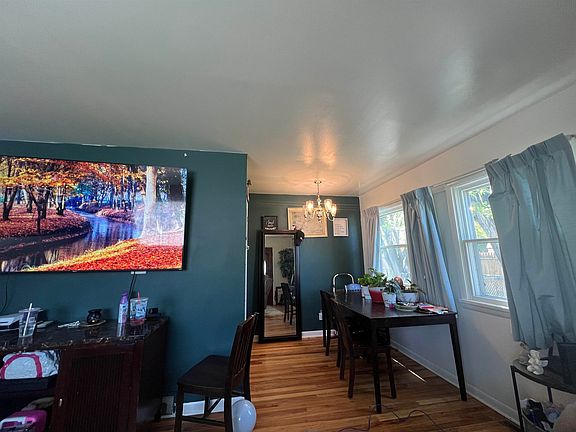 5th image of 1212 Charles Ave